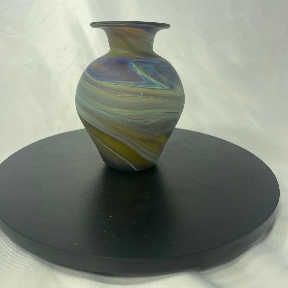 VTG Pheonitian  blown glass vase - Picture 7 of 10
